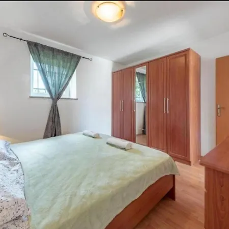 Mara Apartment