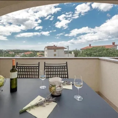 Appartement Mara *