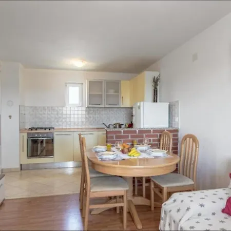 Mara Apartman *