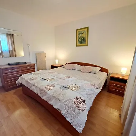 Mara * Ližnjan
