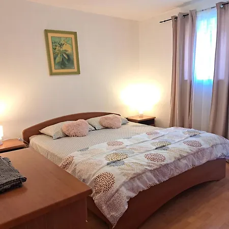 Mara Lejlighed Ližnjan